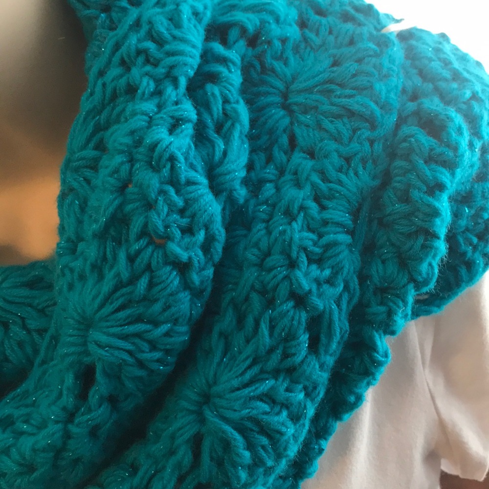Infinity scarf - Picture 2 of 2
